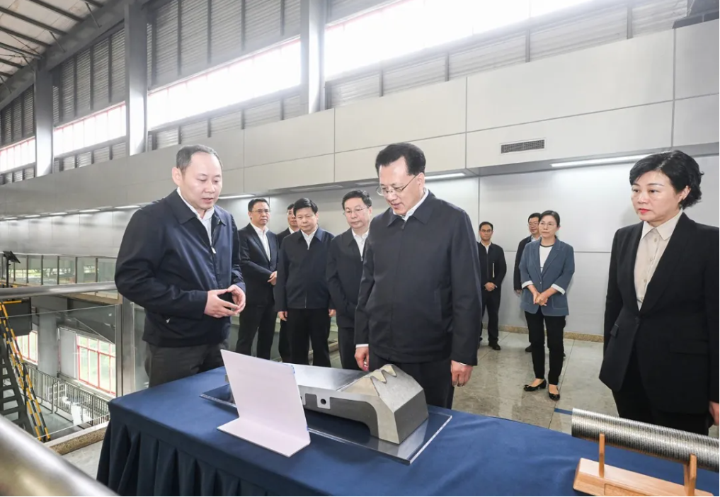 袁家军：聚焦主责主业 履行战略使命 进一步深化国资国企改革